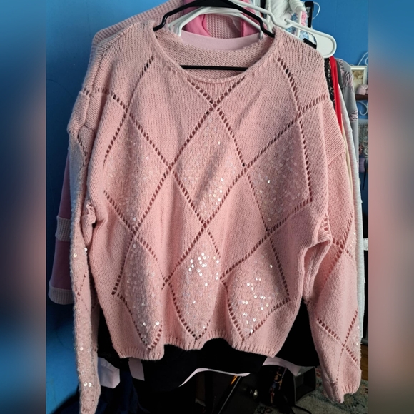 Sweaters - NWOT Sequins and Diamond Pattern Knit Sweater